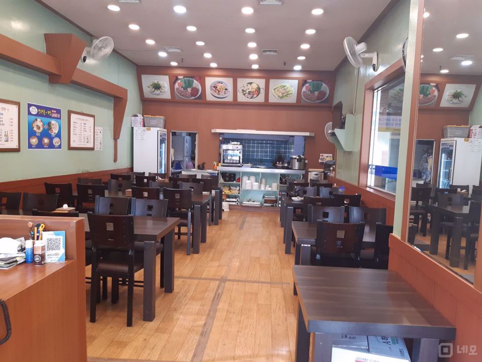 주차하기 용이한 1층 상가. 매물의 4번째 사진