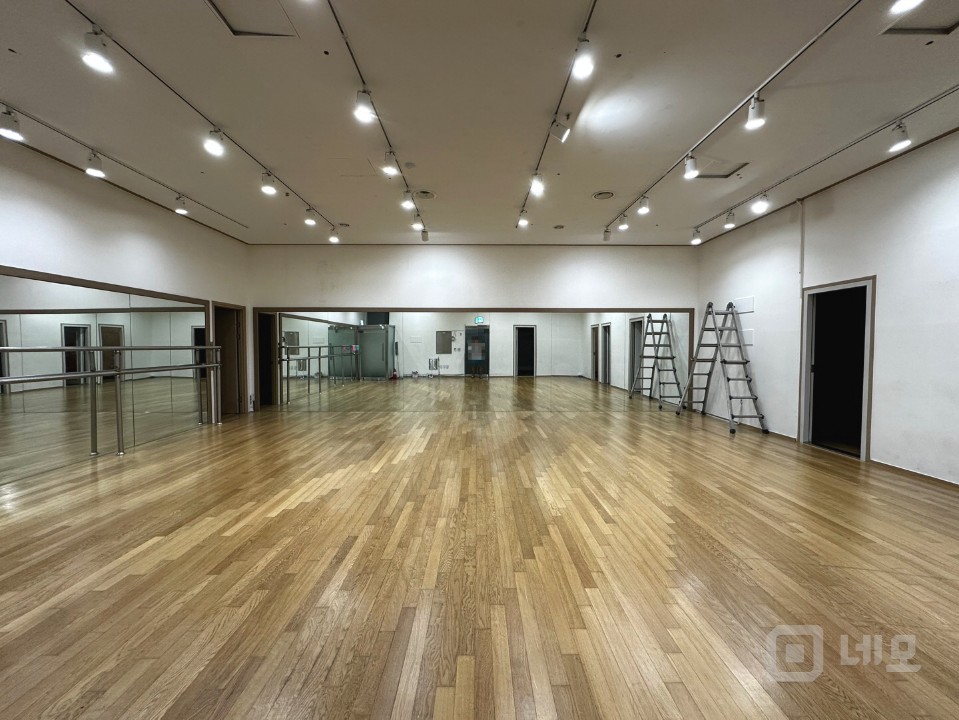 🧡강남구청역 역세권 인테리어S급 엔터사무실겸 연습실🧡 매물의 1번째 사진