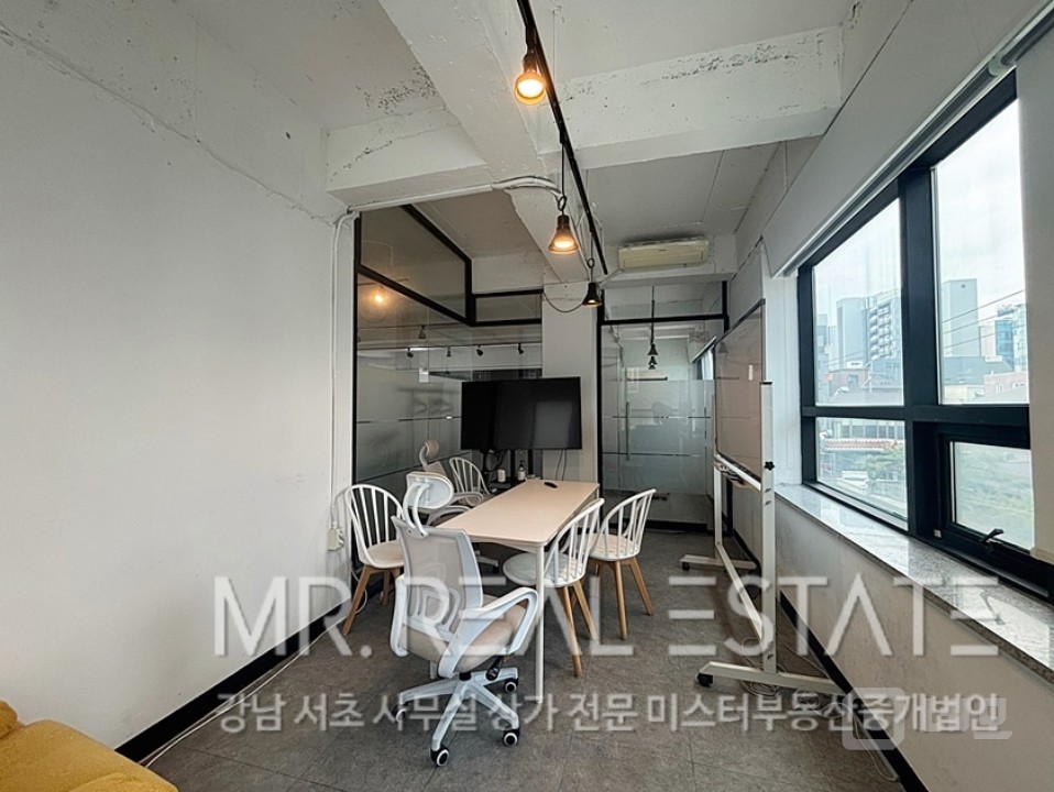 신논현도보 2분.인테리어ACE사무실.엘베.테라스있음.주차편리 매물의 10번째 사진
