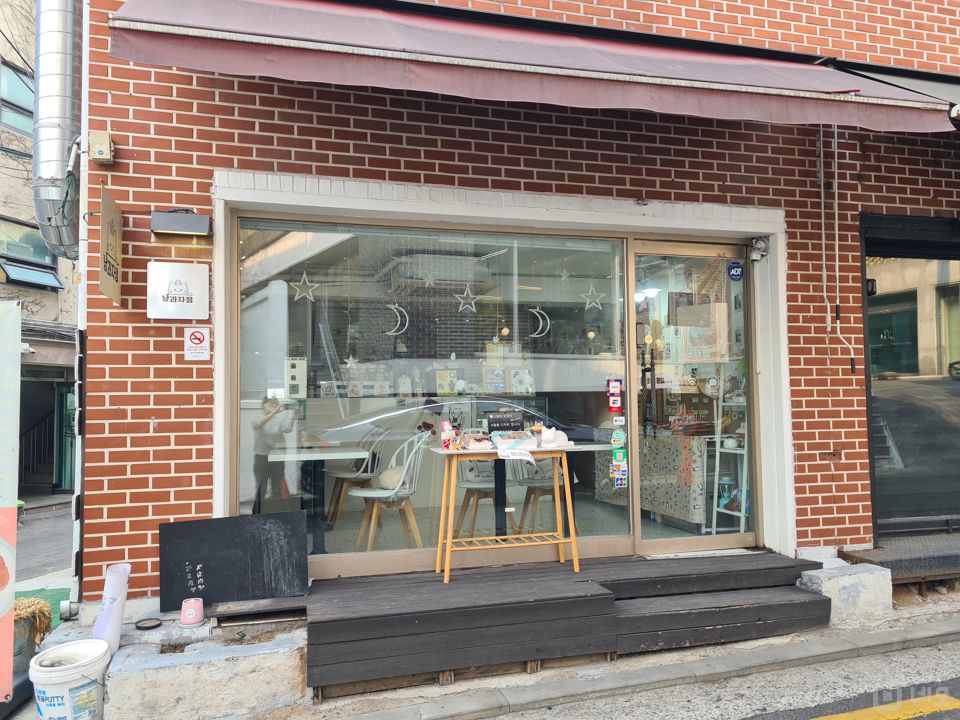  마포구 서교동 성업중인 1층 디저트 카페  임대  매물의 6번째 사진