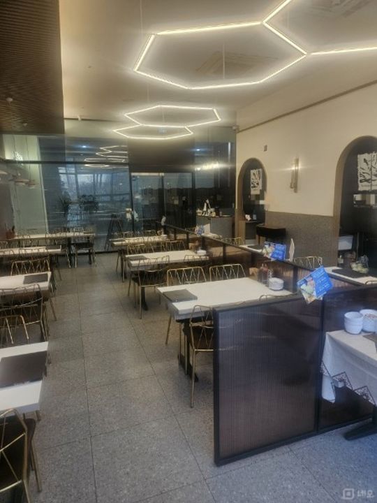 시설 집기 포함 인테리어 완비된 상동 베트남음식점 매물의 4번째 사진