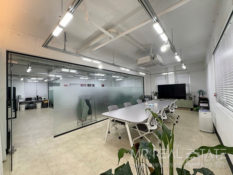 을지병원사거리 인근 인테리어ACE 노출천장 주차1대무료 가성비甲 매물의 1번째 사진