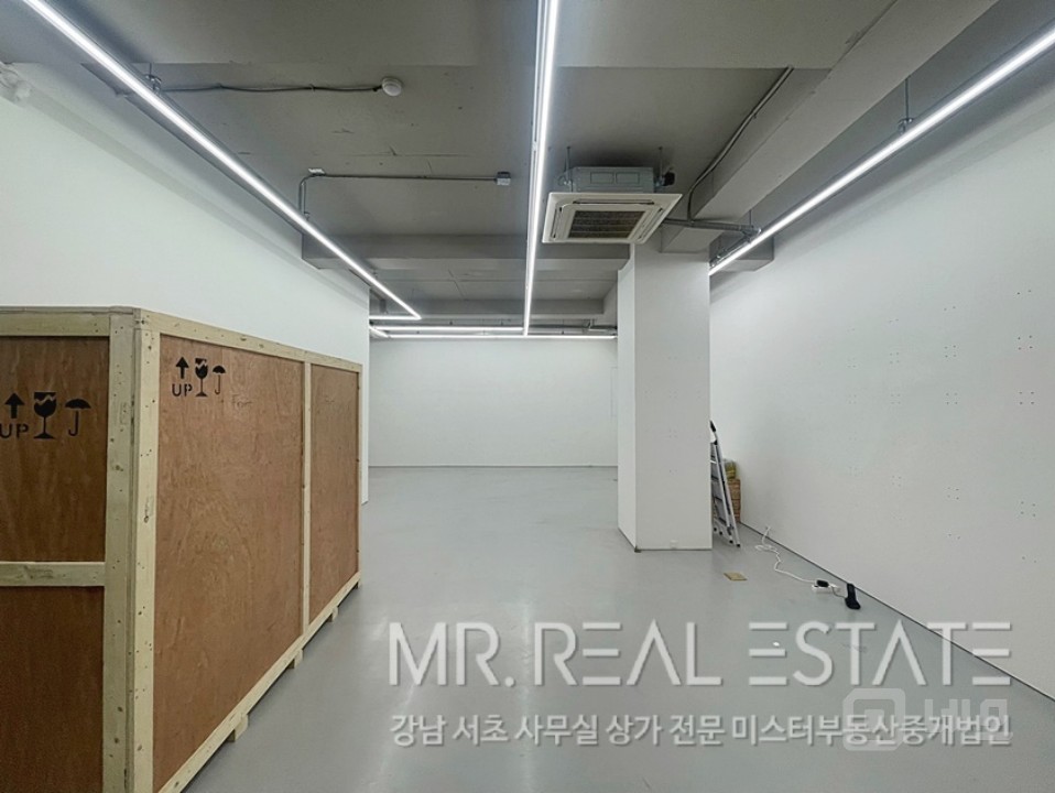 선정릉역.3분.1층.주차가능.내외관컨디션ACE 매물의 1번째 사진