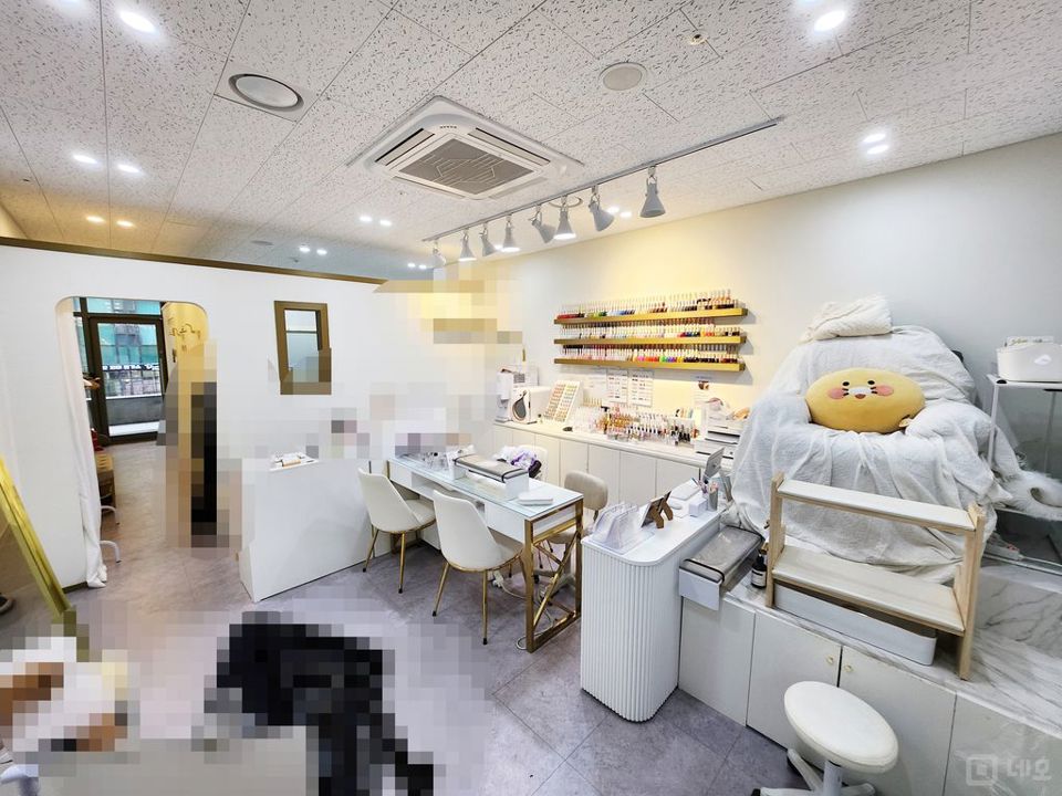 ⭐뷰티샵 풀 인테리어,베드 2개,에어컨 추가설치 가능, 간판 노출 좋음 매물의 2번째 사진