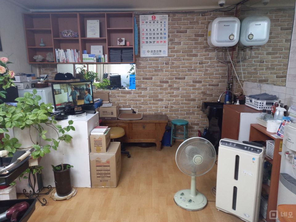 시흥동 역세권, 시설, 인테리어 완비, 단골고객 많은 미용실 매물의 3번째 사진