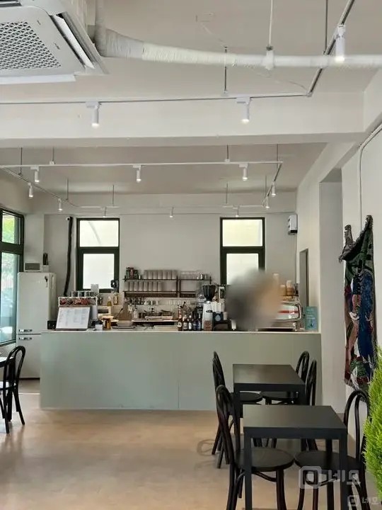 일산 정발산동 밤리단길 메인거리 카페/소품샵 양도합니다. 매물의 1번째 사진