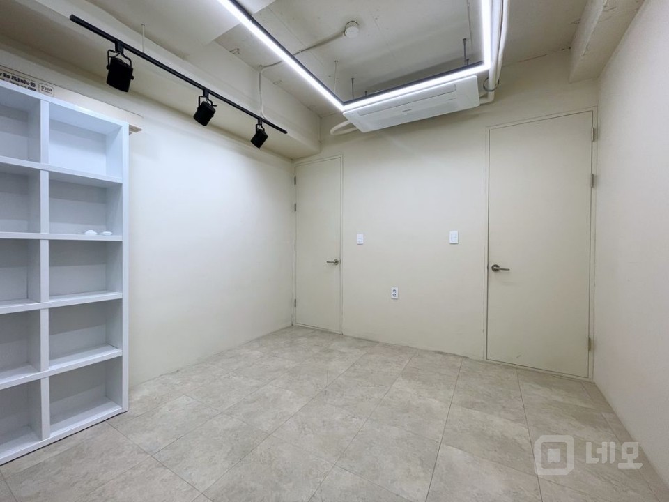 언주역 인근 초역세권 룸3개 및 발코니있는 사무실  매물의 7번째 사진