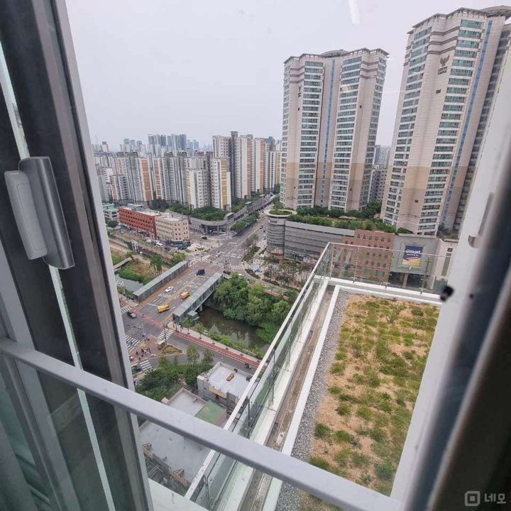 개방감 있고 가시성이 좋은 숭인동 신축공실 매물의 7번째 사진