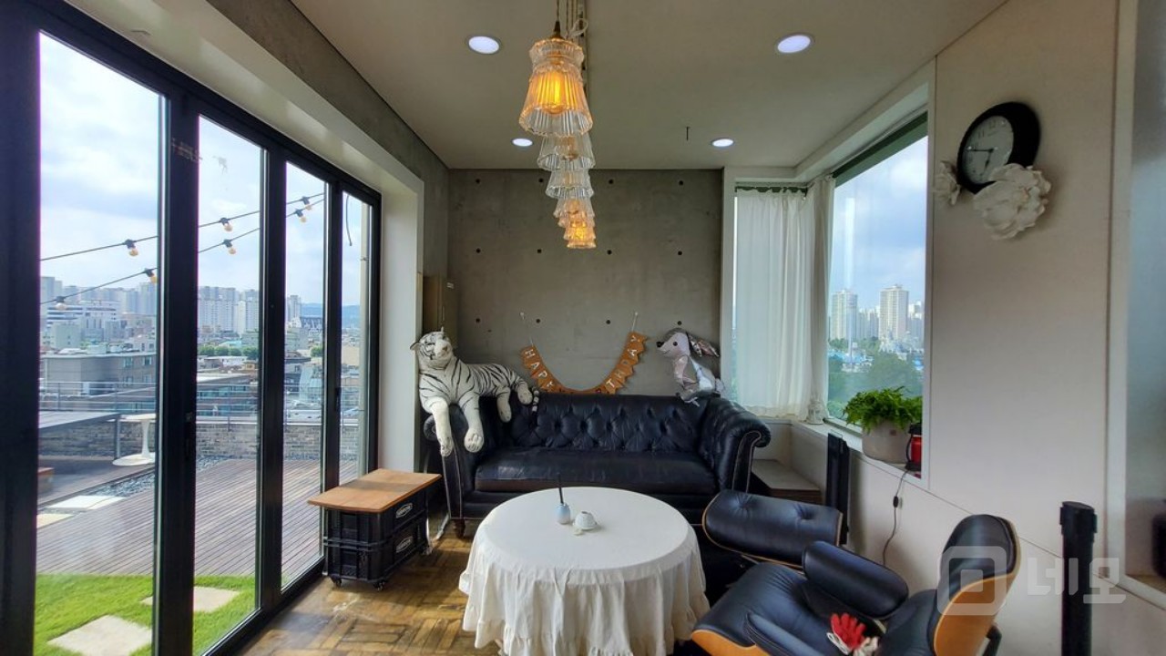 석촌호수길 롯데타워 뷰 8층+루프탑 상가사무실 매물의 18번째 사진