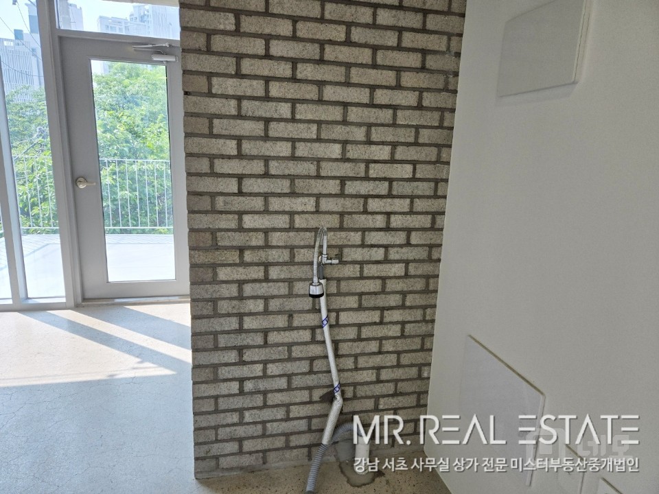 ★공방·네일·디자인 강추 디자인건축물.채광량多.복층사무실.가성비甲.ACE 매물의 2번째 사진