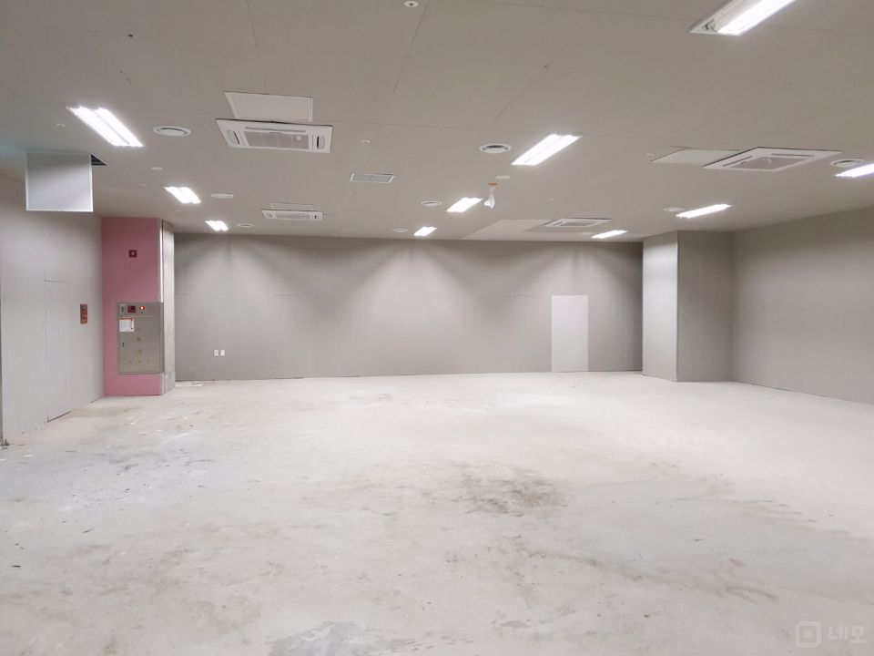 역삼동 대로변에 위치한 대형 빌딩 지하 식당가 공실 매물의 5번째 사진