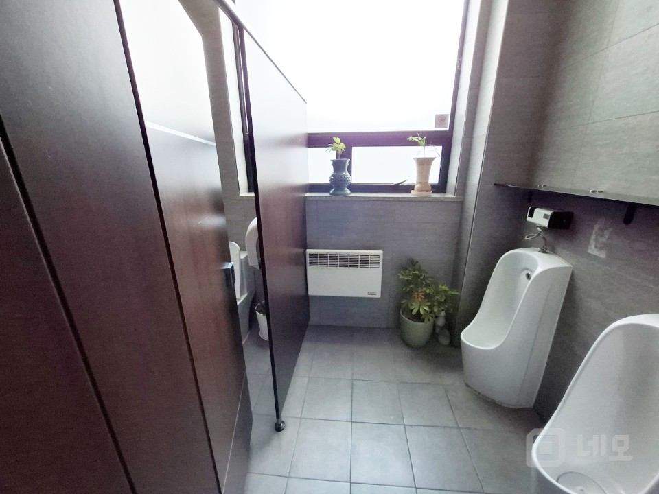 [홍대입구역 인근] 1층 대형 상가 — 갤러리·브랜드숍 최적 입지! 매물의 16번째 사진