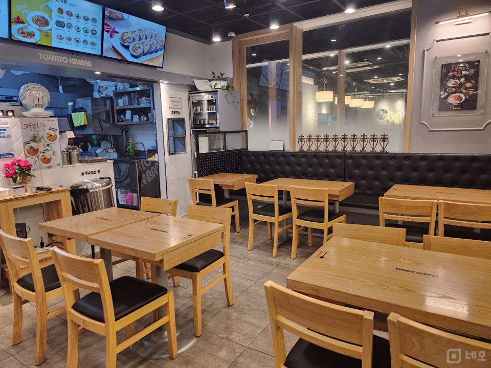 오피스텔 건물에 위치한, 유동인구 많은 장항동 매장 매물의 3번째 사진