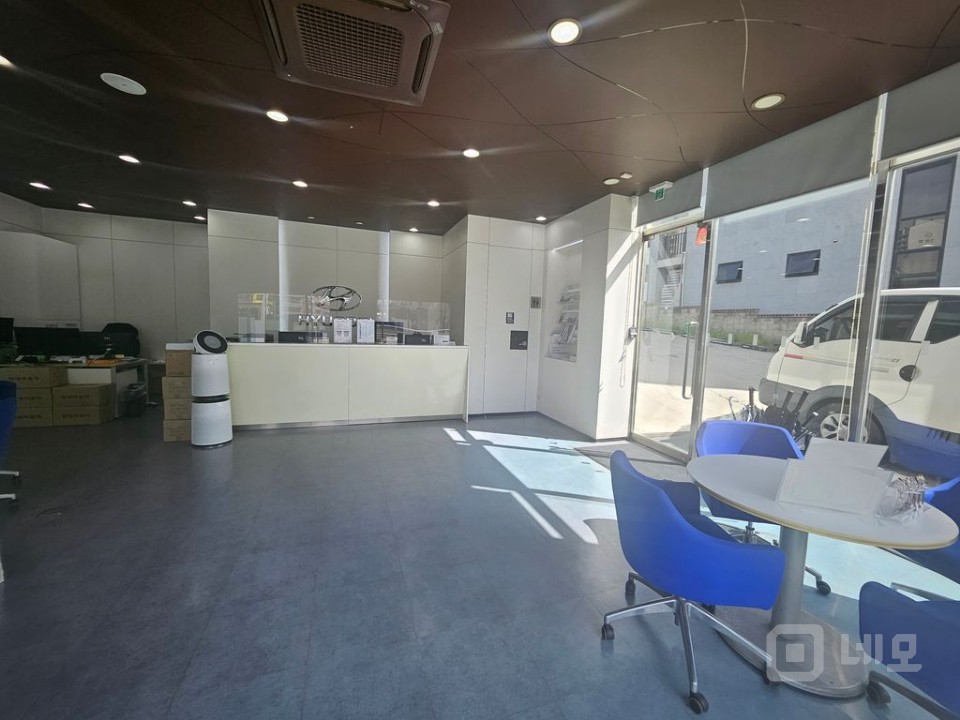 현대자동차의정부시승센타 이전으로 임대 합니다. 매물의 2번째 사진