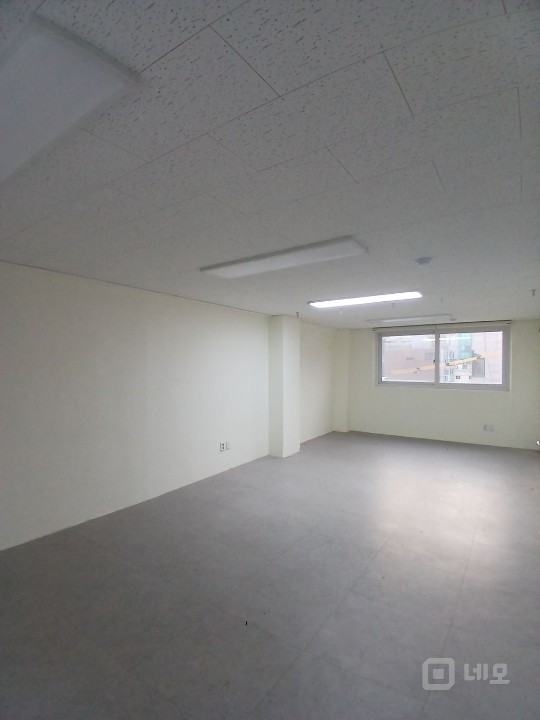 신림역 역세권 대로변 위치 내외관 깔끔한 무권리 가성비 상가사무실 매물의 4번째 사진