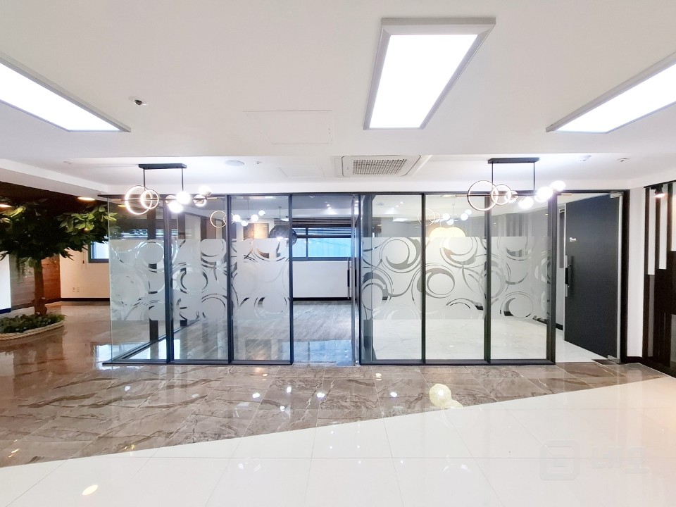 🏢 연남동 프라임 로케이션, 약 444평 대형 오피스 매물의 21번째 사진
