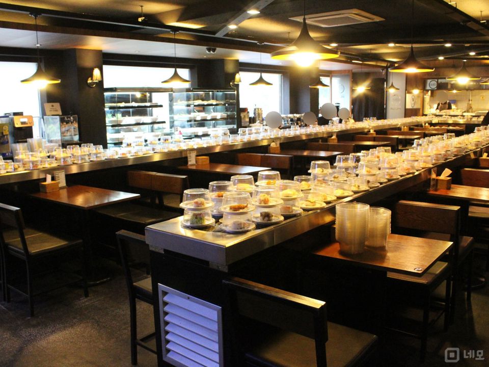 화양동 건대 대학가 상권, 시설, 인테리어 완비, 매출 좋은 초밥 전문점 매물의 2번째 사진