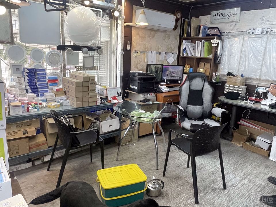 신월동 주거지역, 다양한 업종 가능한 조명판매점 매물의 1번째 사진