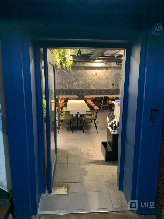 먹자골목 메인상권 유동최상 S급 노출좋은 2층 상가점포 매물의 8번째 사진