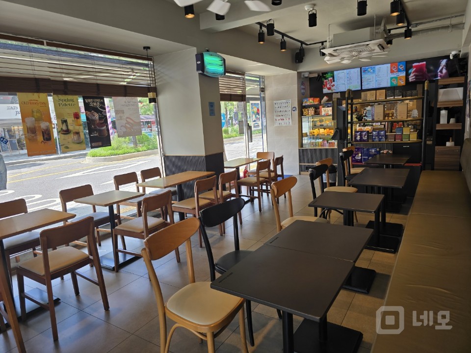 [양도]커피 은평구청점[코너 상권 ‘좋은 자리’ + 합리적 권리금] 매물의 1번째 사진