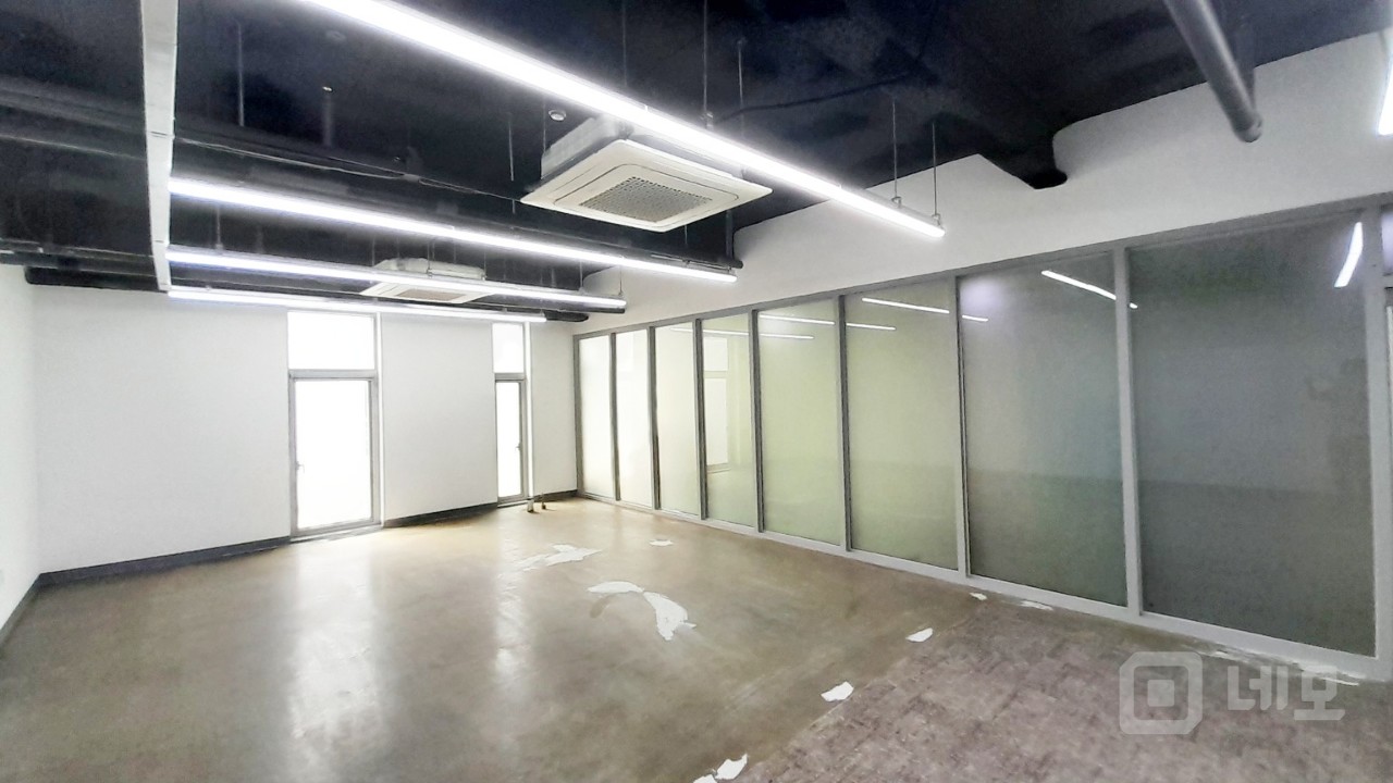 🏢 [신수동 2층] 신축급 근생상가✨ 엘리베이터·주차 완비! 매물의 4번째 사진