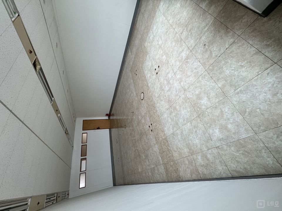강남구 역삼동 즉시 입주 가능한 고층 사무실 매물의 3번째 사진