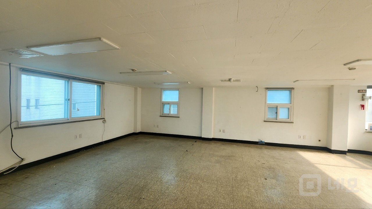 엘베o 주차o 반듯하고 채광 좋은 사무실 매물의 1번째 사진