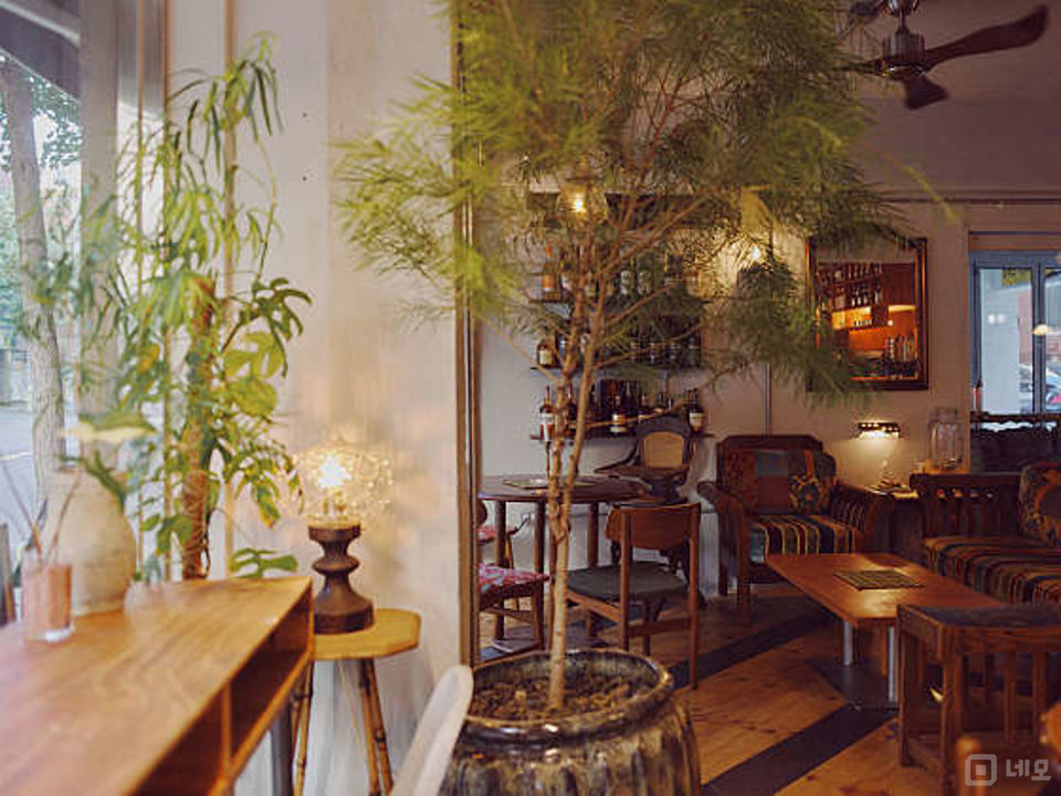 망원동 복합상권에 위치한 BAR 매물의 4번째 사진