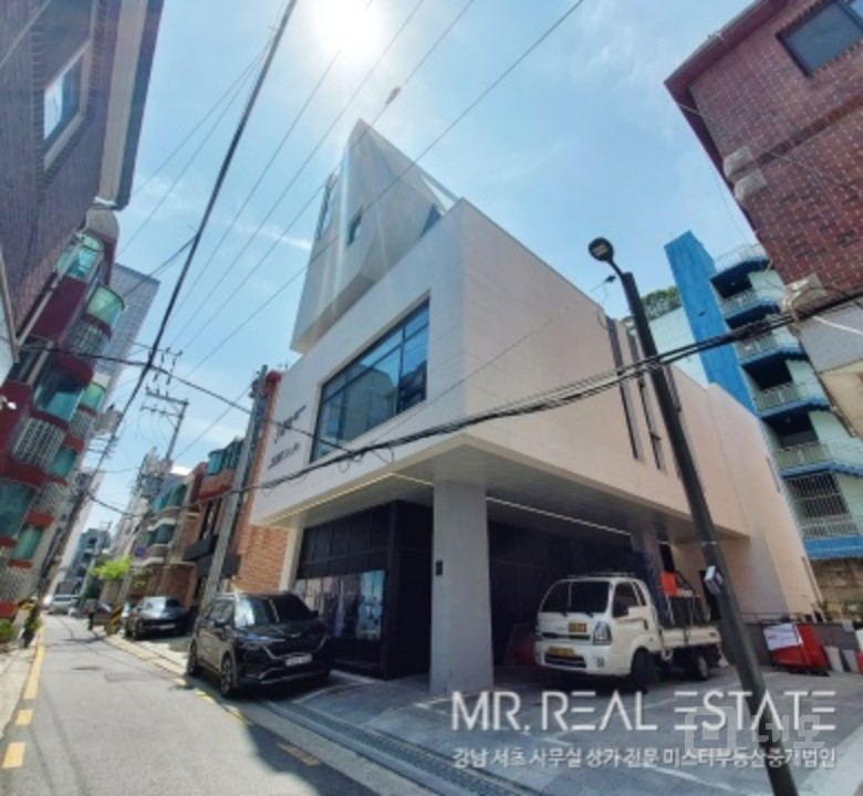 인테리어ACE,무권리금, 강남구청2분거리,통유리창 매물의 13번째 사진