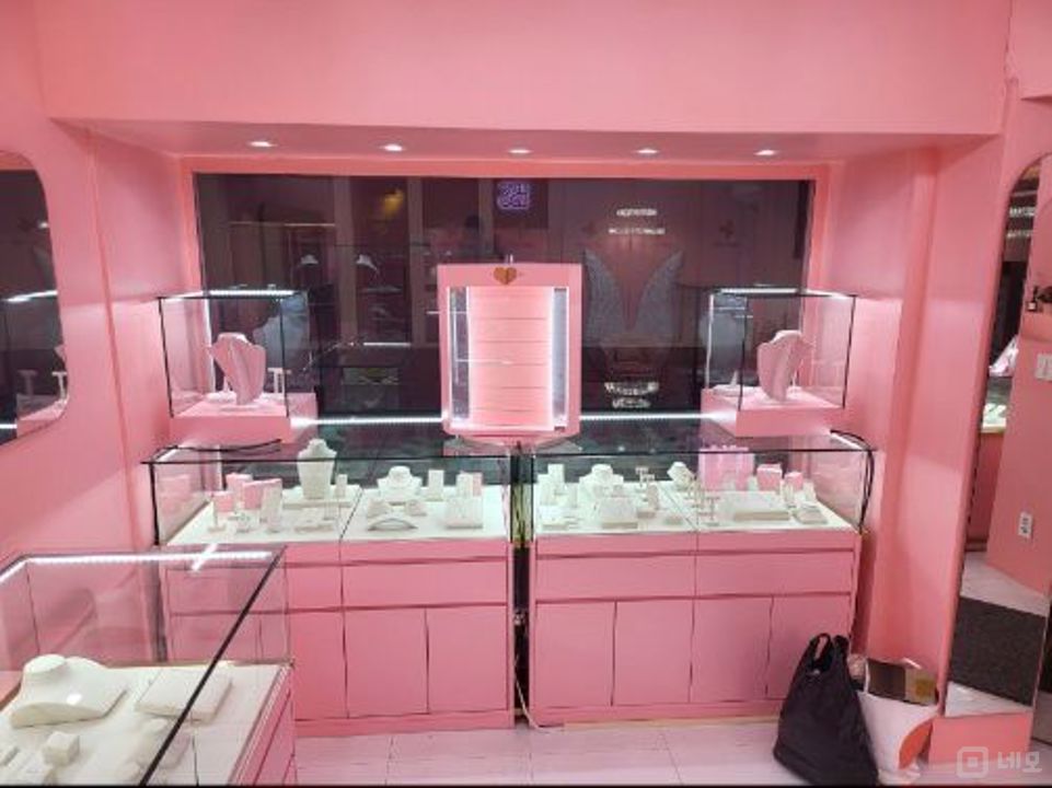 신촌역 역세권 접근성 좋은 대현동 1층 상가 매물의 1번째 사진