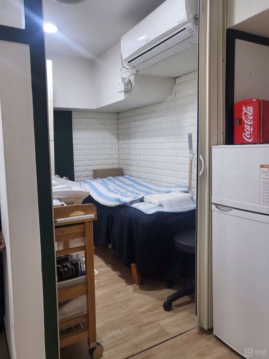 망포역 초역세권, 대로변 위치, 인테리어 완비된 1층 네일샵 매물의 4번째 사진