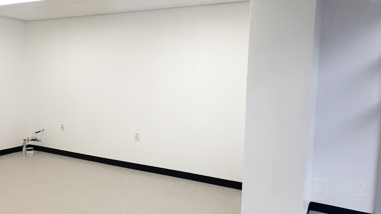 깔끔한 소형 사무실 매물의 3번째 사진