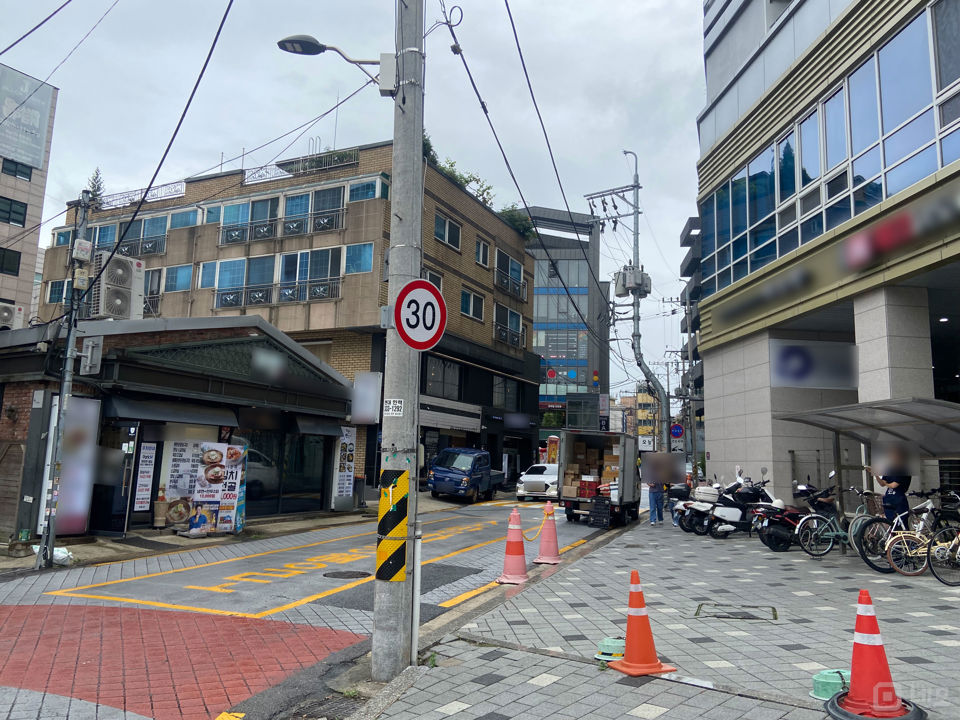 DMC역 역세권, 시설 완비된 상암동 2층 와인바 매물의 7번째 사진