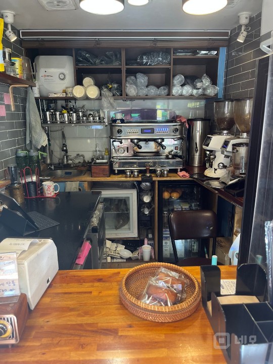 종로5가 2번 출구 앞 작은 개인 카페 매물의 3번째 사진