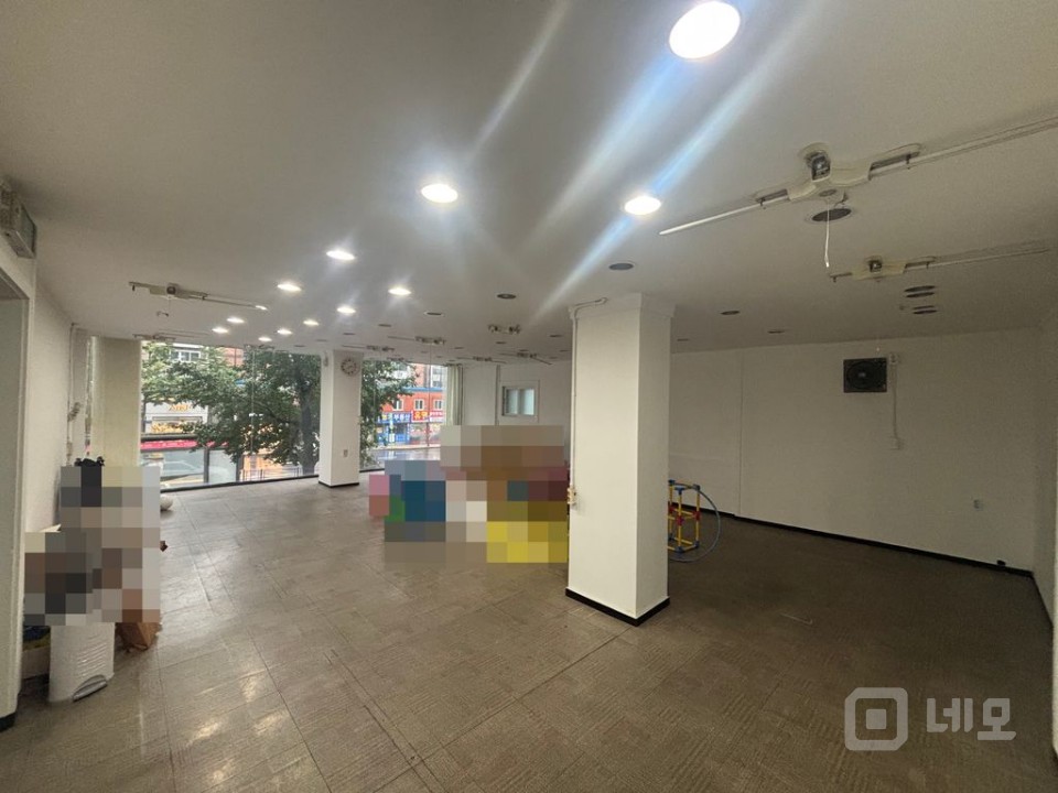 무권리 이대역 바로앞 신촌로 대로변 노출도 높은 상가 사무실 매물의 10번째 사진