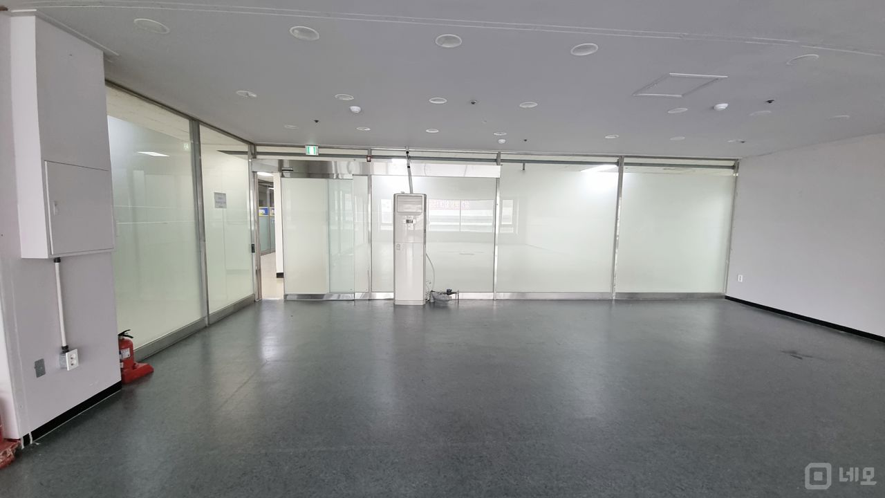 상봉망우역세권 대로변 지하주차장 30p 노출잘되는 사무실 매물의 1번째 사진