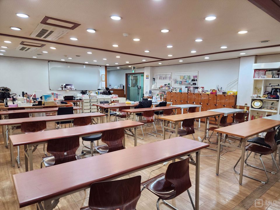 강남역 초역세권, 역삼동 점포 매물의 2번째 사진