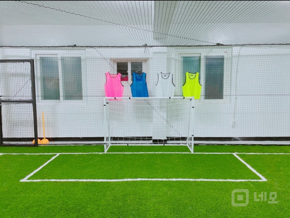 쾌적한 실내 풋살장 매물입니다! 매물의 3번째 사진