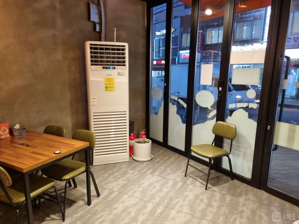 망우동 오거리 코너 1층 위치, 시설, 인테리어 완비된 치킨집 매물의 4번째 사진