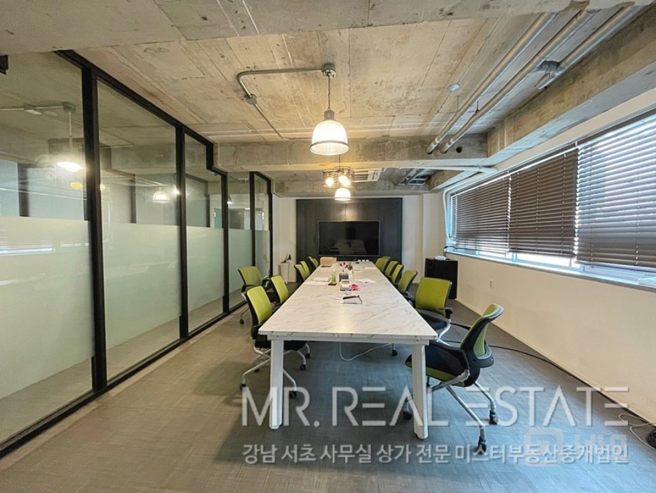 주차2대무료.S급가성비사무실.인테리어완비.채광ACE 매물의 7번째 사진