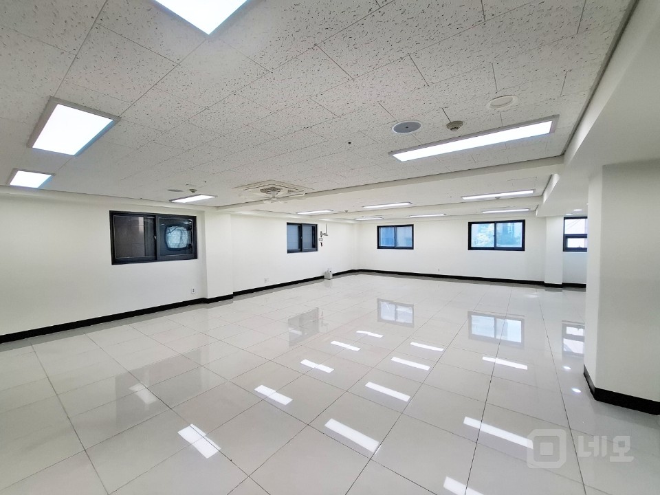🏢 연남동 프라임 로케이션, 약 444평 대형 오피스 매물의 6번째 사진