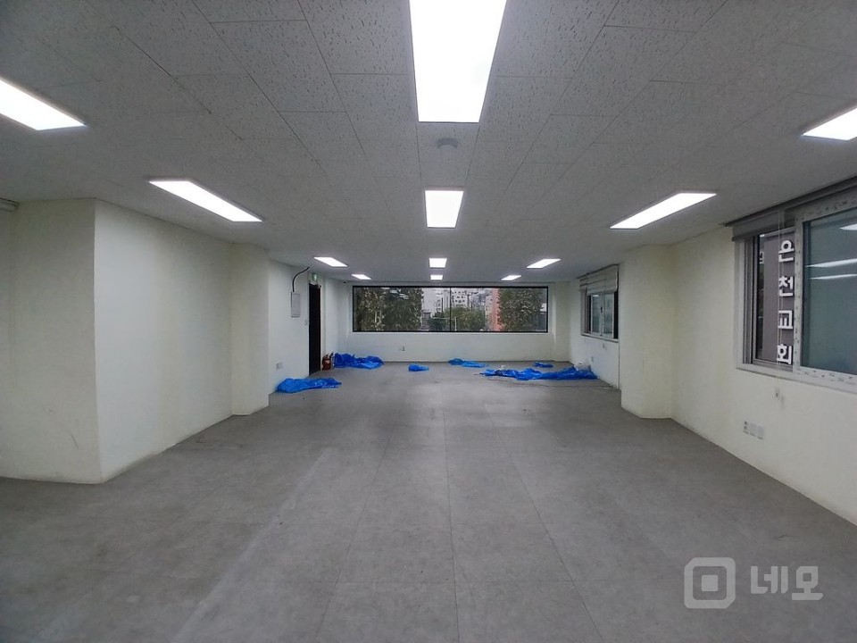 신림역 역세권 대로변 위치 내외관 깔끔한 무권리 가성비 상가사무실  매물의 1번째 사진
