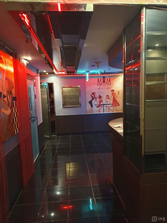 역삼동 먹자골목 지하층 중형평수 노래방 매물의 2번째 사진