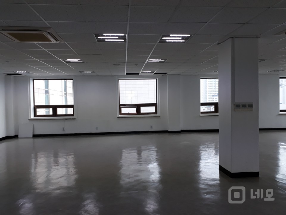 영등포시장역 대로변 넓은 사무실 매물의 4번째 사진