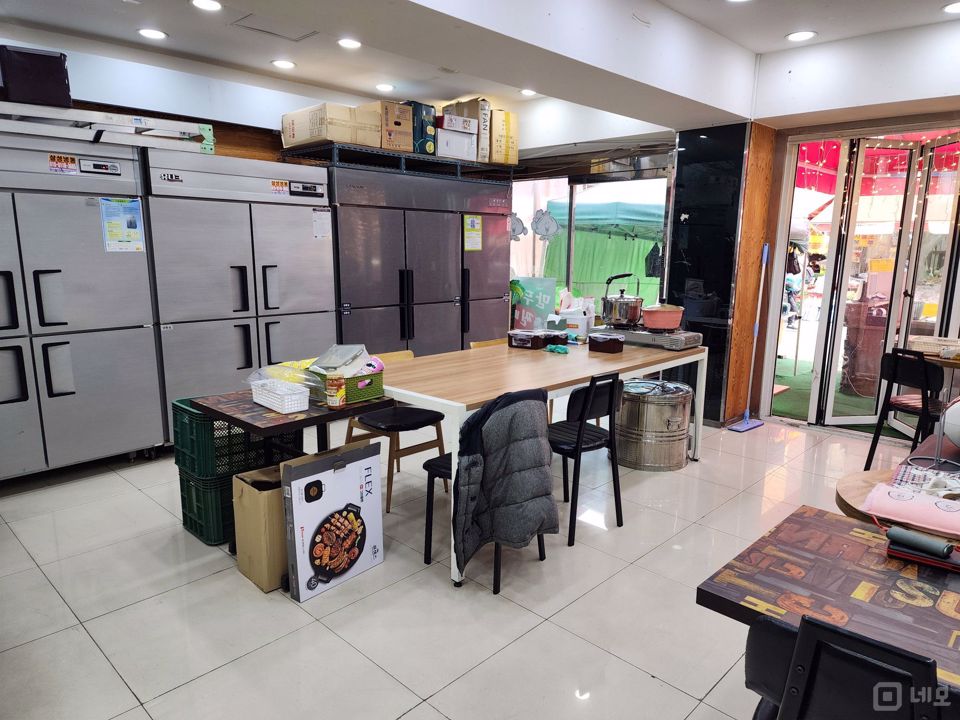 거주민 유동인구가 풍부한 신월동 점포 매물의 2번째 사진