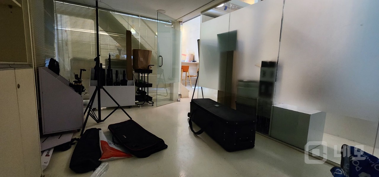 무권리~!! 서교동4M 초고천장 프라이빗 스튜디오 매물의 24번째 사진