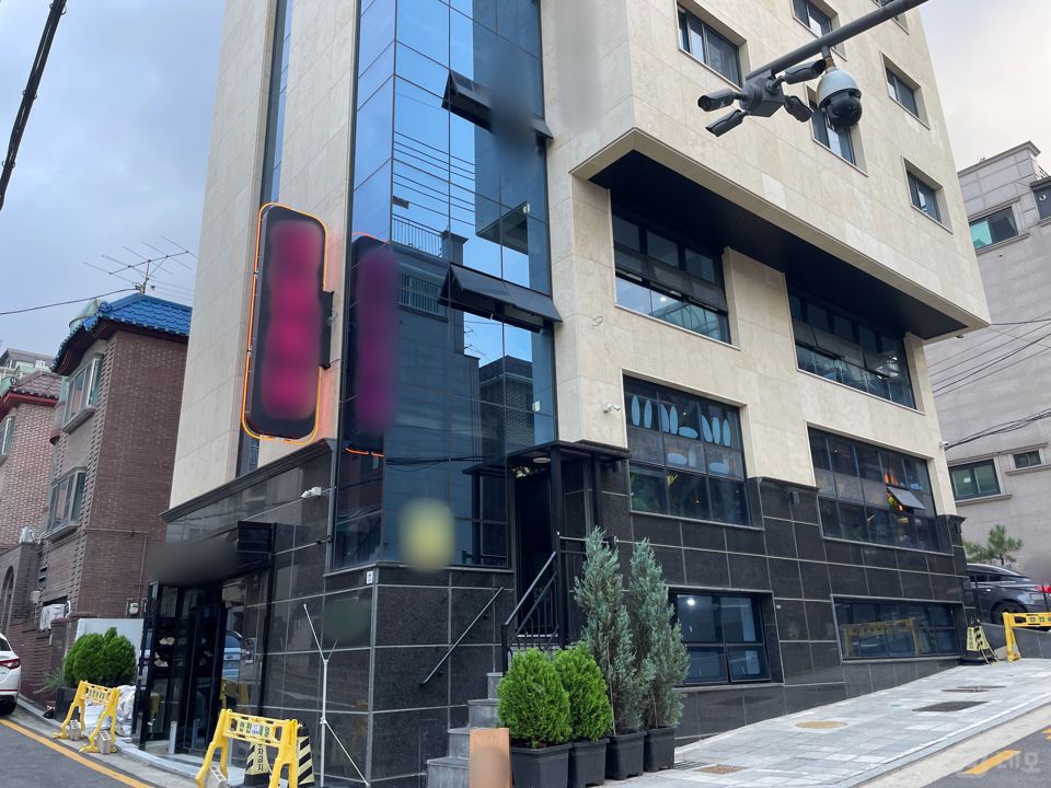 샤로수길 상권과 코너에 위치해 접근성과 가시성이 좋은 상가 매물의 5번째 사진