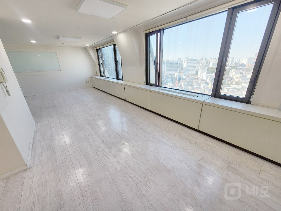 ★12평 넓은 분리형 사무실 매물의 2번째 사진