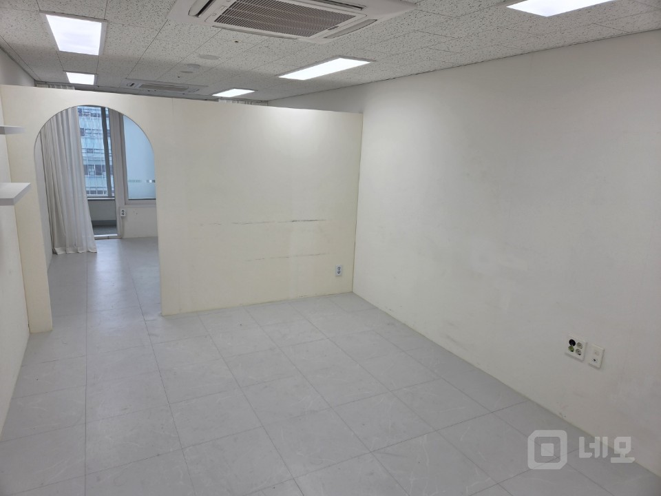 빠르게 계약되는 권리금 0 원 바로 입주 가능한 저렴한 반영구샵 매물의 1번째 사진