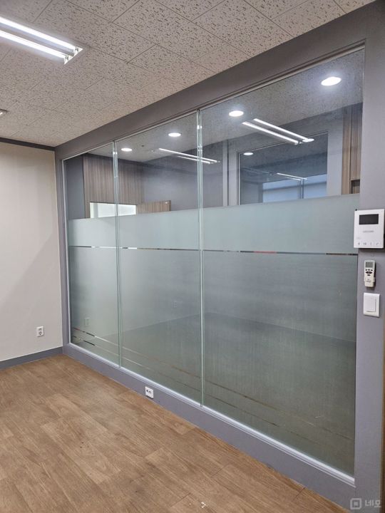 가산디지털단지 역세권, 즉시입주 가능한 소호사무실 매물의 2번째 사진